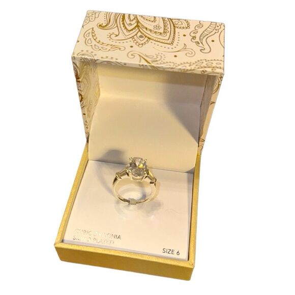 NWT Charter Club Silver-Tone Oval & Baguette-Cut Cubic Zirconia Ring - Picture 3 of 5